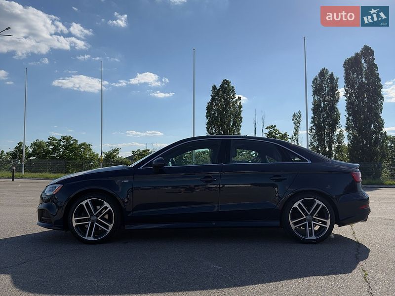 Седан Audi A3 2017 в Харкові