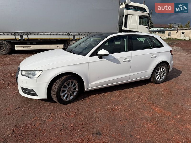 Хэтчбек Audi A3 2015 в Львове