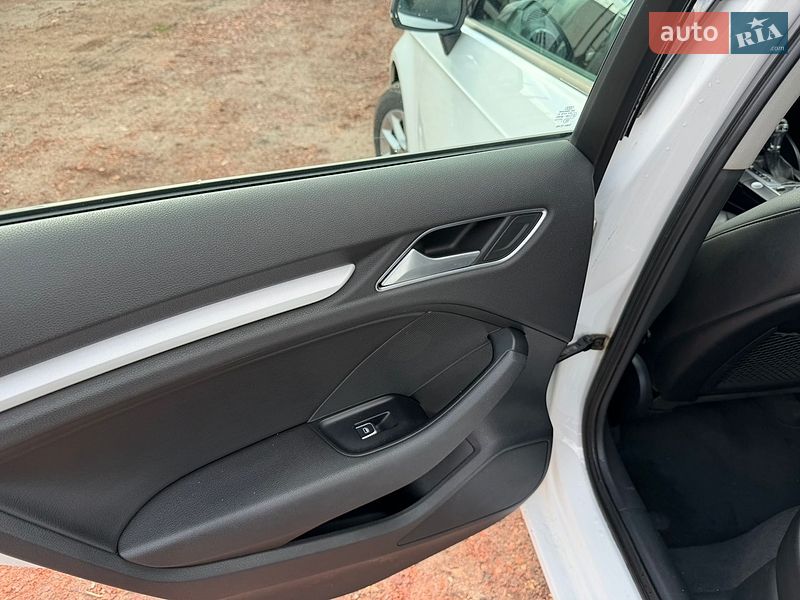Хэтчбек Audi A3 2015 в Львове