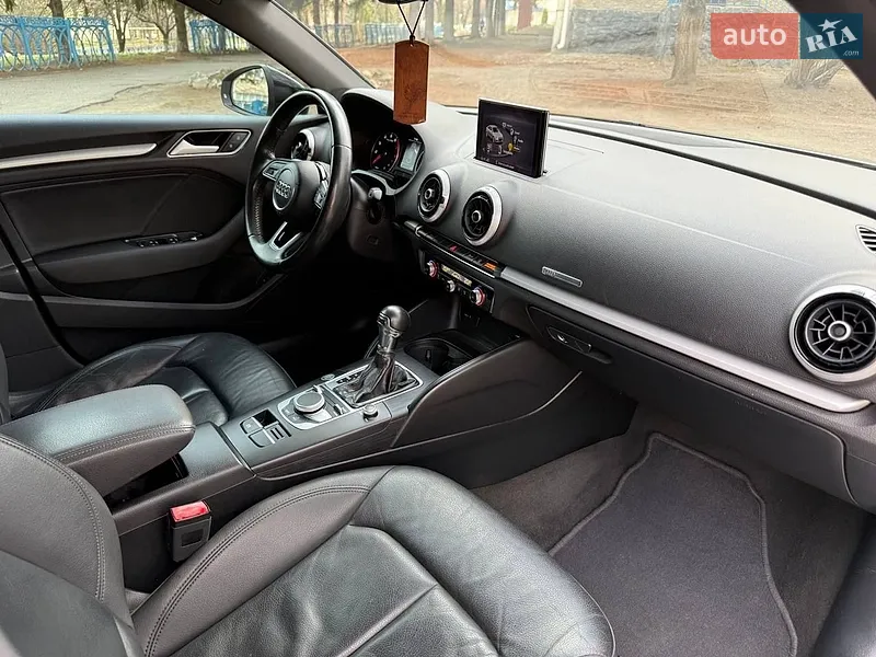 Audi A3 2016 VIN WAUAUGFFXH1042143 фото оголошення 16 з 59