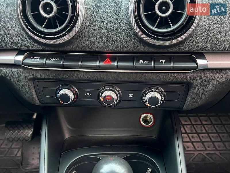 Хэтчбек Audi A3 2014 в Киеве