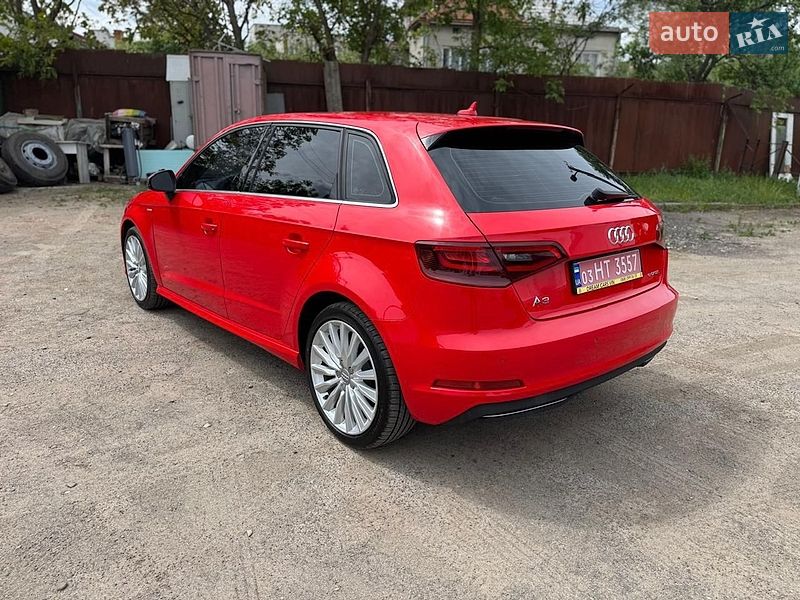 Хэтчбек Audi A3 2015 в Львове