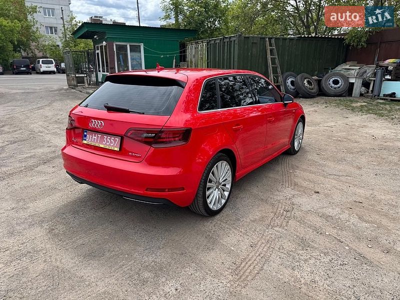 Хэтчбек Audi A3 2015 в Львове