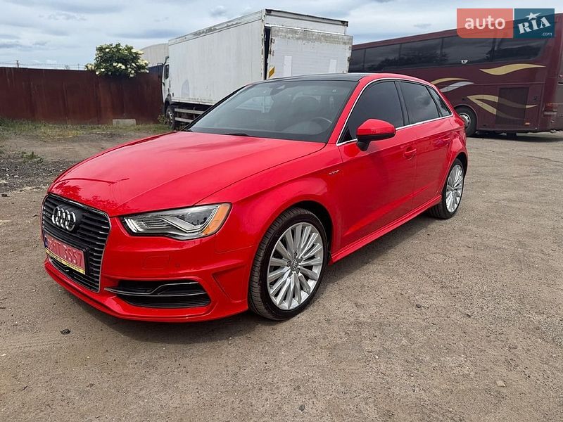 Хэтчбек Audi A3 2015 в Львове