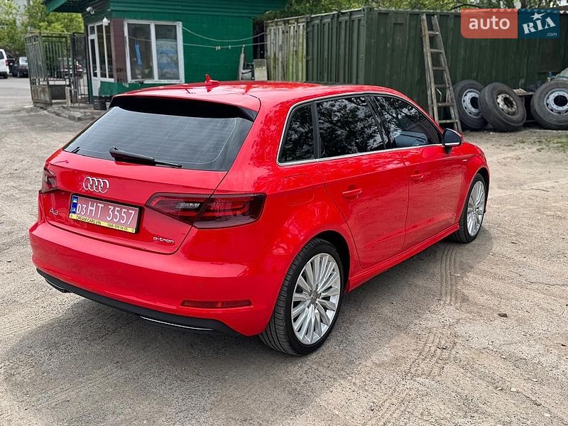 Хэтчбек Audi A3 2015 в Львове