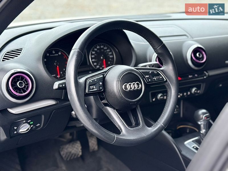 Седан Audi A3 2019 в Ровно