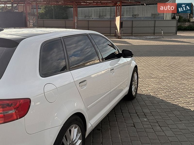 Хэтчбек Audi A3 2011 в Мукачево