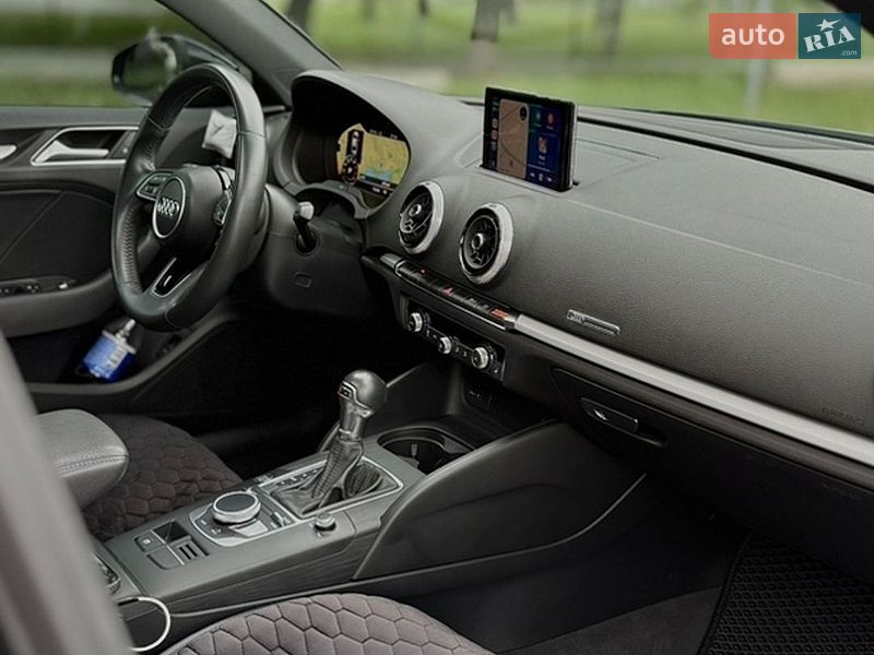 Седан Audi A3 2018 в Запоріжжі
