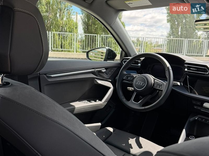 Седан Audi A3 2024 в Киеве