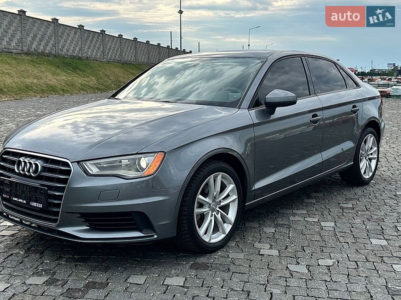 Седан Audi A3 2015 в Ровно