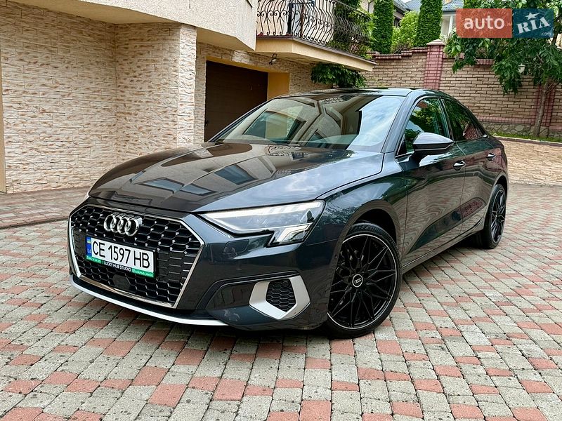 Седан Audi A3 2022 в Чернівцях