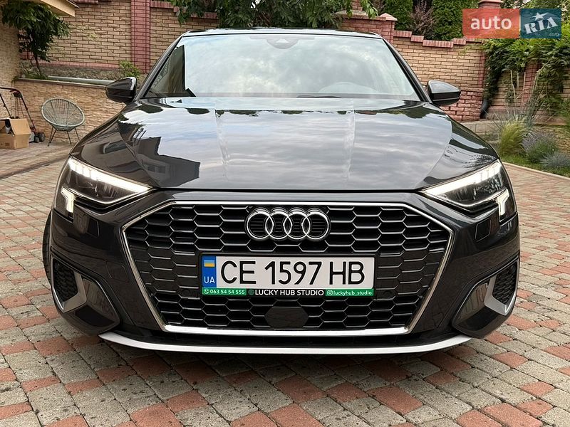 Седан Audi A3 2022 в Чернівцях
