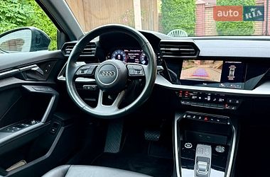 Седан Audi A3 2022 в Чернівцях