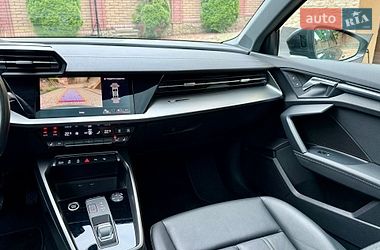 Седан Audi A3 2022 в Чернівцях