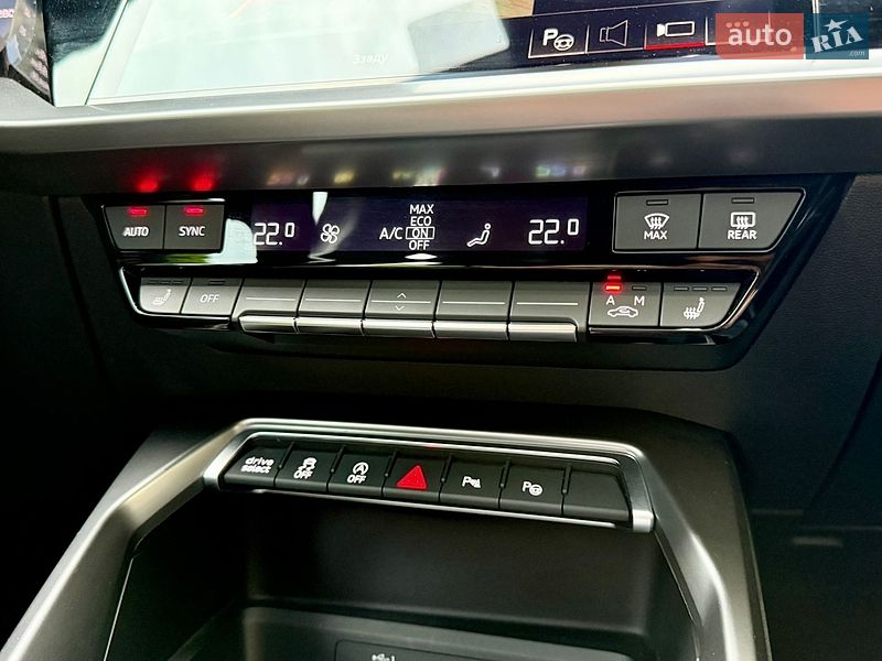 Седан Audi A3 2022 в Чернівцях