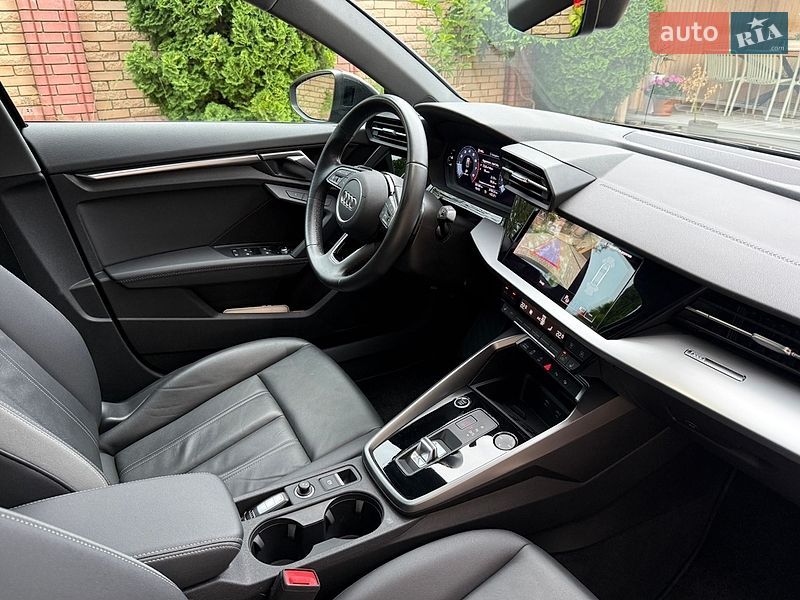 Седан Audi A3 2022 в Чернівцях