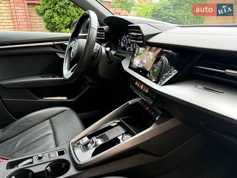 Седан Audi A3 2022 в Чернівцях