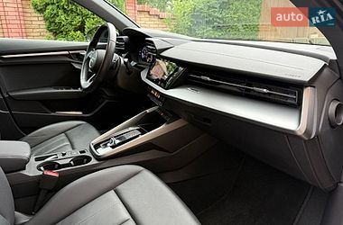Седан Audi A3 2022 в Чернівцях