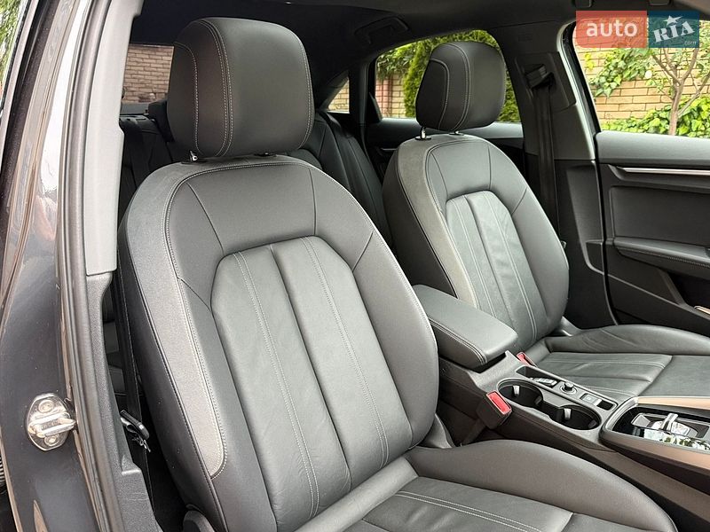 Седан Audi A3 2022 в Чернівцях