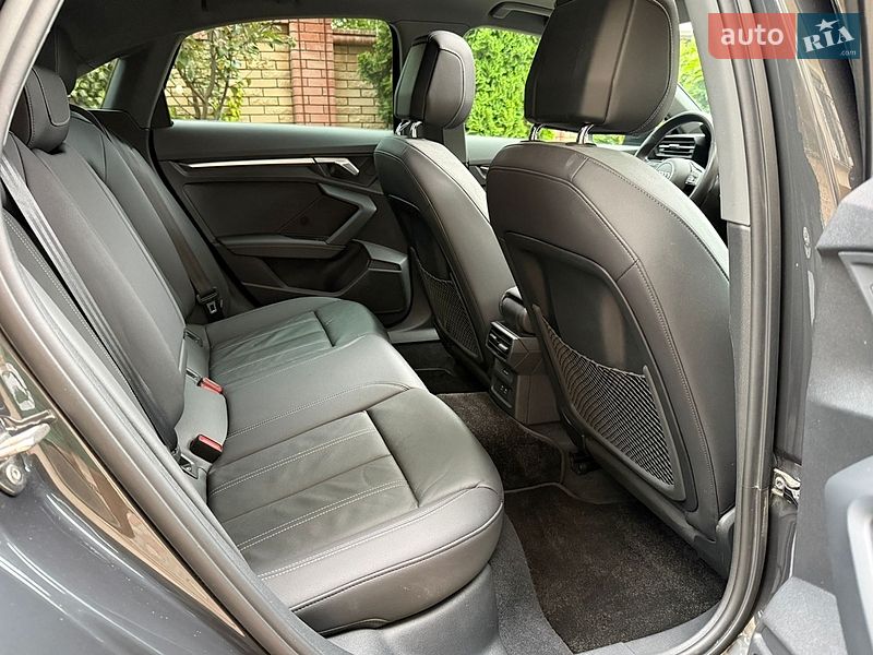 Седан Audi A3 2022 в Чернівцях