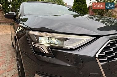 Седан Audi A3 2022 в Чернівцях