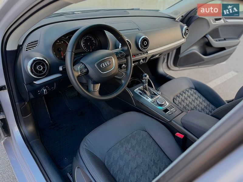 Седан Audi A3 2013 в Киеве