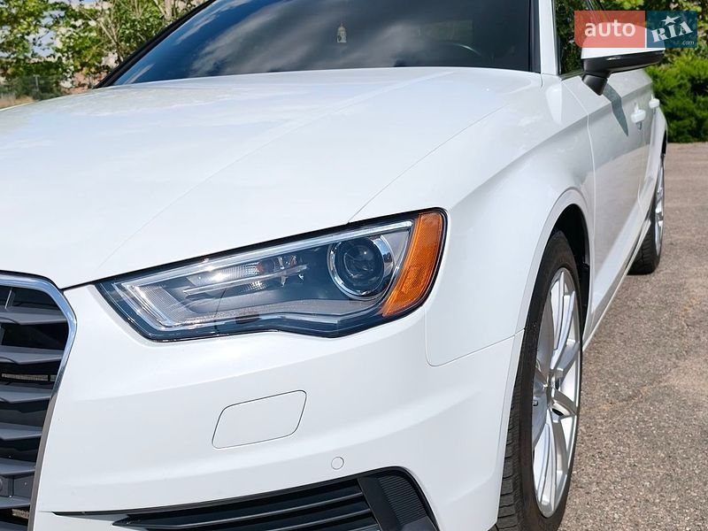 Седан Audi A3 2015 в Николаеве