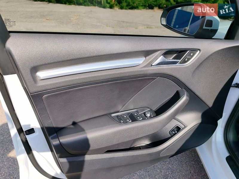 Седан Audi A3 2015 в Николаеве