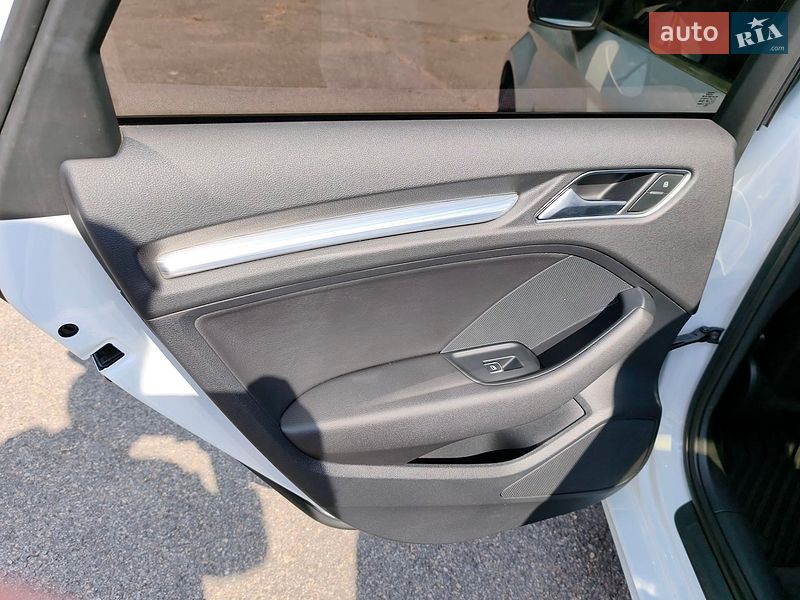 Седан Audi A3 2015 в Николаеве