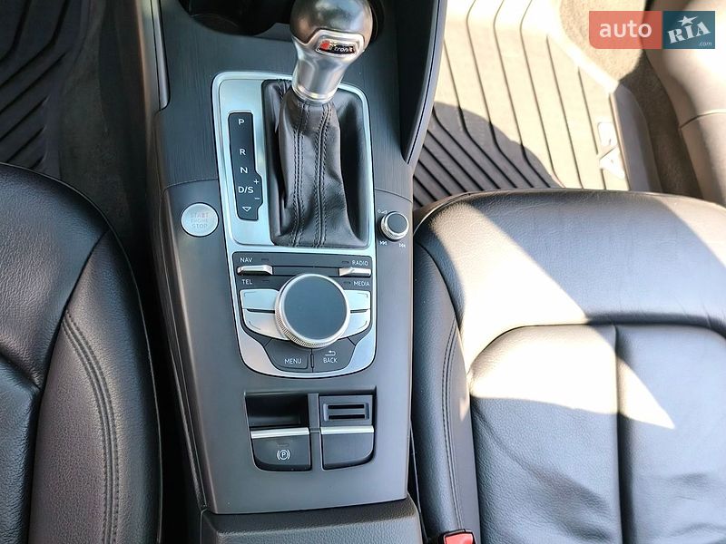 Седан Audi A3 2015 в Николаеве