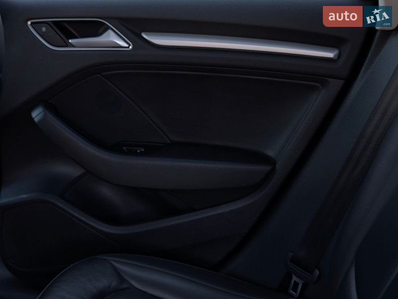 Седан Audi A3 2016 в Дрогобичі
