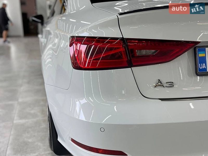 Седан Audi A3 2016 в Киеве