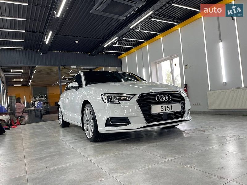 Седан Audi A3 2016 в Киеве