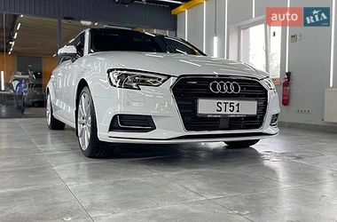 Седан Audi A3 2016 в Киеве