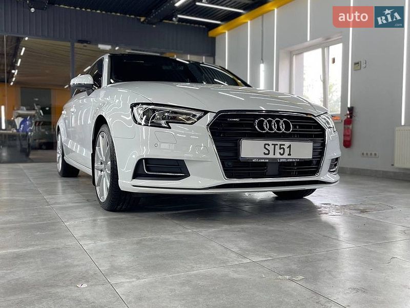 Седан Audi A3 2016 в Киеве