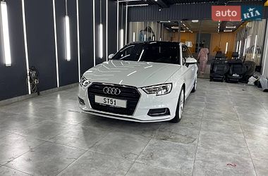 Седан Audi A3 2016 в Киеве