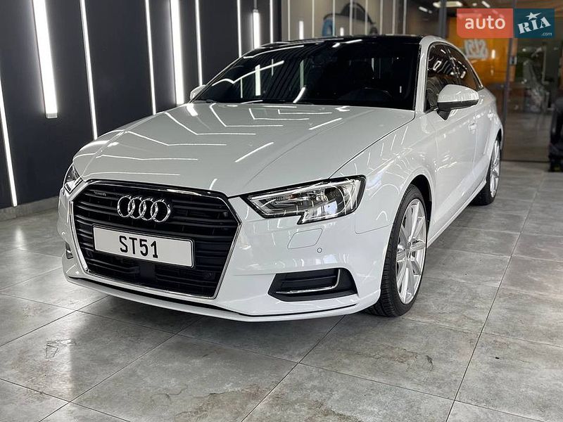 Седан Audi A3 2016 в Киеве