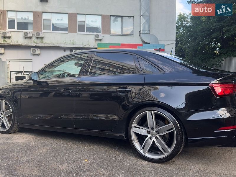 Седан Audi A3 2016 в Киеве