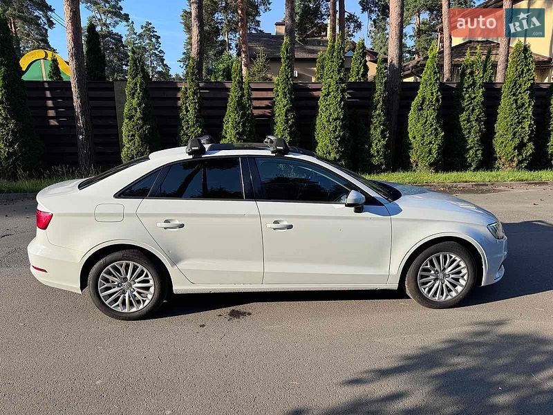 Седан Audi A3 2016 в Киеве