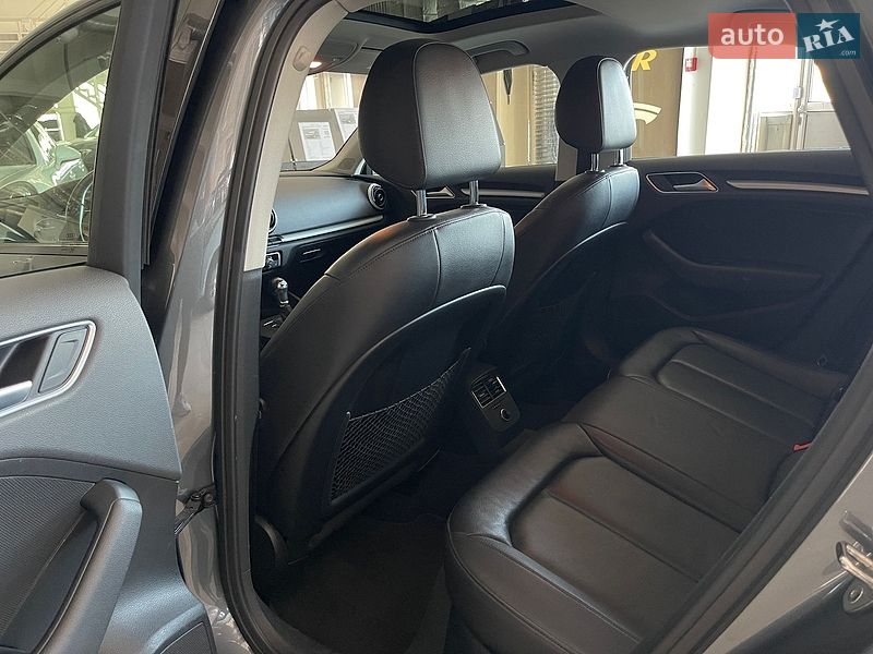 Седан Audi A3 2016 в Киеве