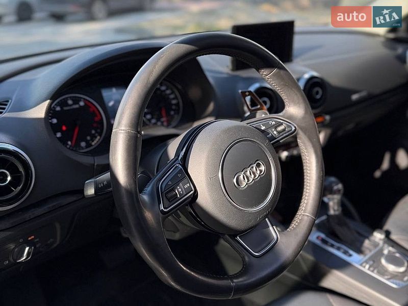 Седан Audi A3 2015 в Ирпене