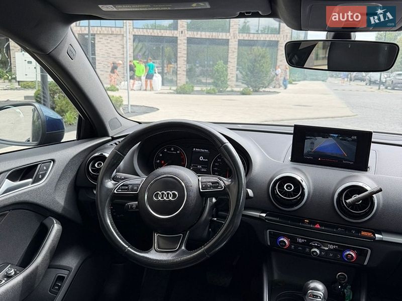 Седан Audi A3 2015 в Львове