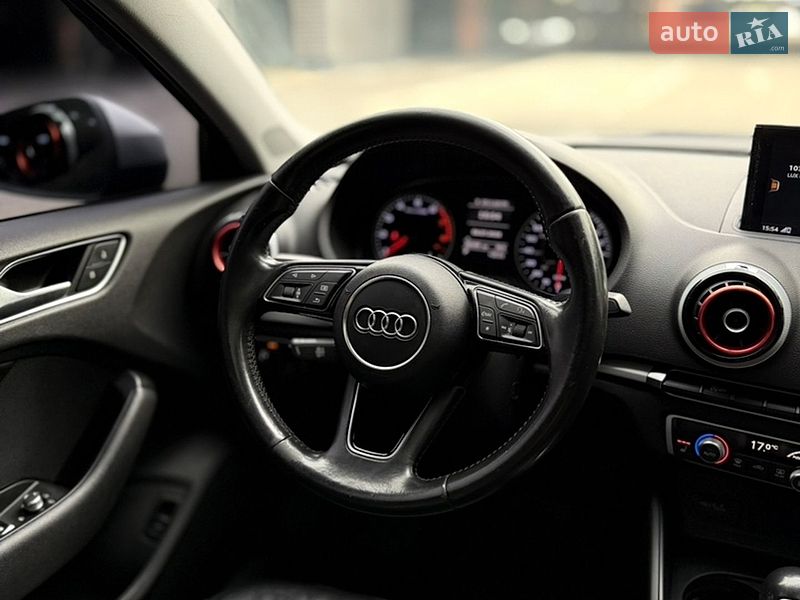 Седан Audi A3 2016 в Киеве