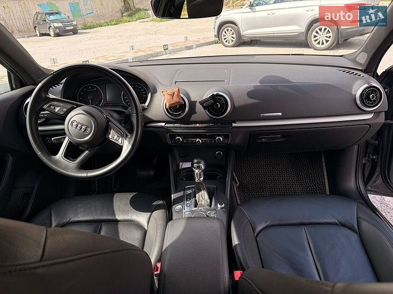 Седан Audi A3 2019 в Днепре