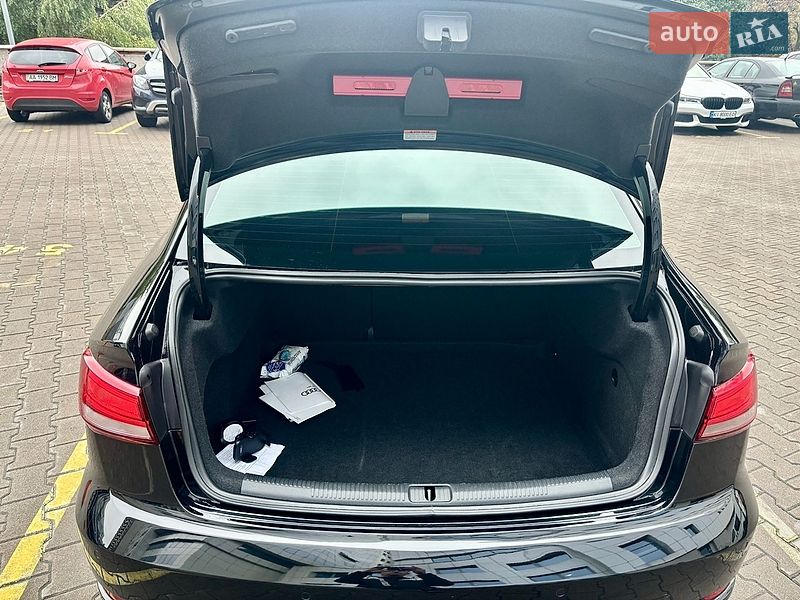Седан Audi A3 2018 в Киеве