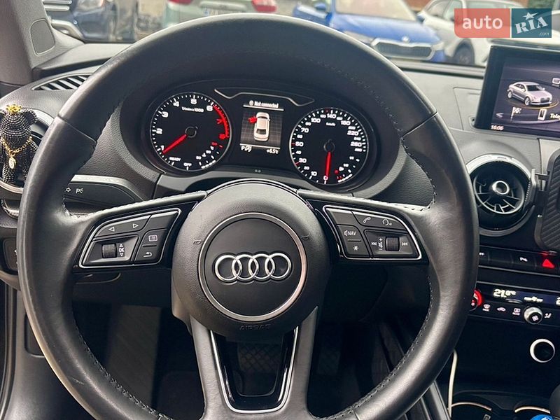 Седан Audi A3 2018 в Киеве
