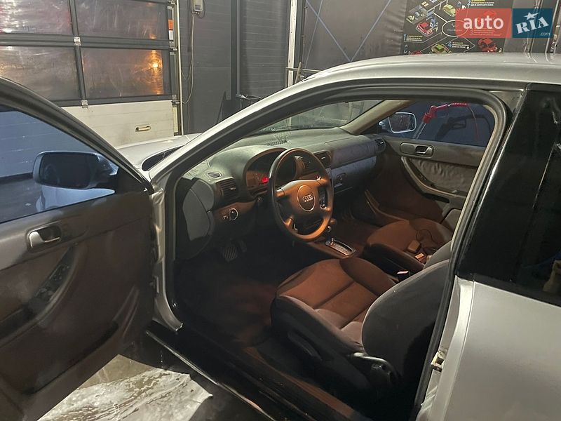 Хэтчбек Audi A3 2002 в Каменском