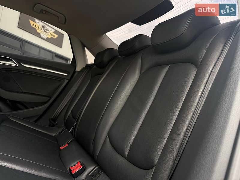 Седан Audi A3 2016 в Мукачево