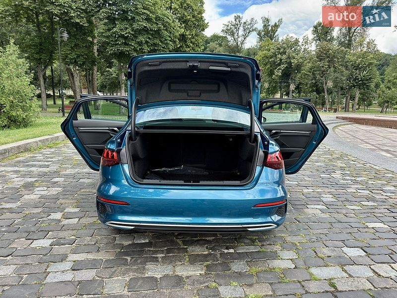Седан Audi A3 2022 в Киеве