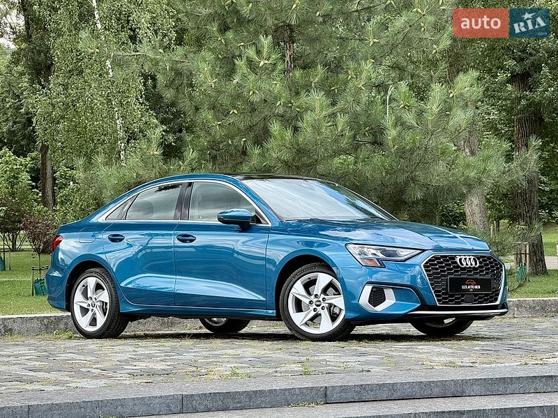 Седан Audi A3 2022 в Киеве